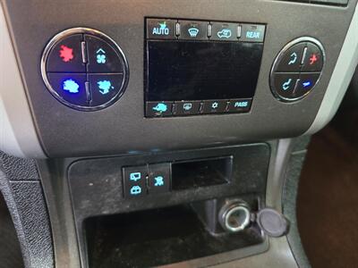 2010 Chevrolet Traverse LT 4DR SUV   - Photo 32 - Hamilton, OH 45015