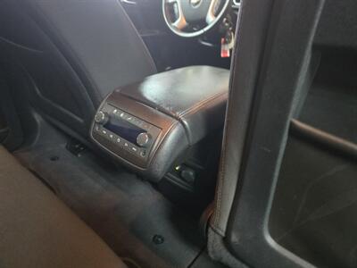 2010 Chevrolet Traverse LT 4DR SUV   - Photo 18 - Hamilton, OH 45015