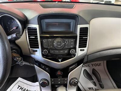 2012 Chevrolet Cruze LS 4DR SEDAN - Photo 14 - Hamilton, OH 45015