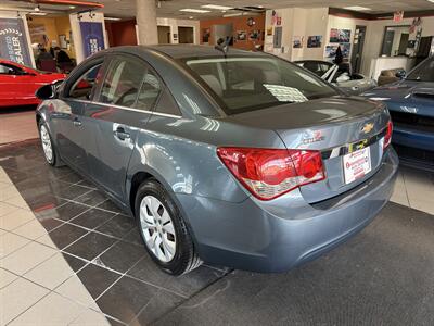 2012 Chevrolet Cruze LS 4DR SEDAN - Photo 8 - Hamilton, OH 45015