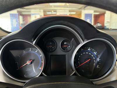 2012 Chevrolet Cruze LS 4DR SEDAN - Photo 11 - Hamilton, OH 45015