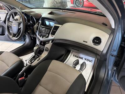 2012 Chevrolet Cruze LS 4DR SEDAN - Photo 22 - Hamilton, OH 45015