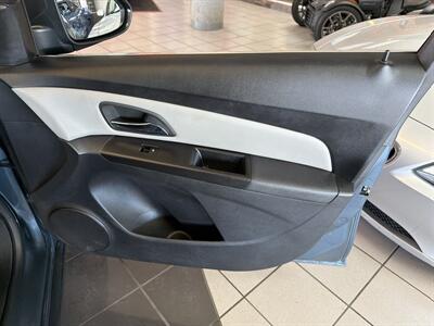 2012 Chevrolet Cruze LS 4DR SEDAN - Photo 23 - Hamilton, OH 45015