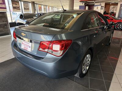 2012 Chevrolet Cruze LS 4DR SEDAN - Photo 6 - Hamilton, OH 45015