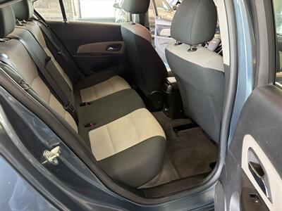 2012 Chevrolet Cruze LS 4DR SEDAN - Photo 19 - Hamilton, OH 45015