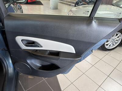 2012 Chevrolet Cruze LS 4DR SEDAN - Photo 20 - Hamilton, OH 45015