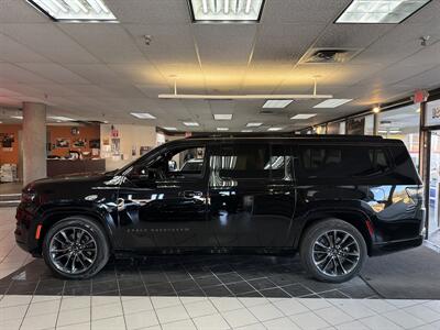 2024 Jeep Grand Wagoneer L Obsidian   - Photo 2 - Hamilton, OH 45015