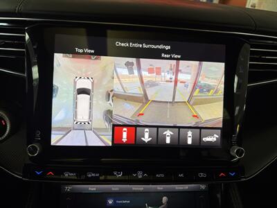 2024 Jeep Grand Wagoneer L Obsidian   - Photo 16 - Hamilton, OH 45015