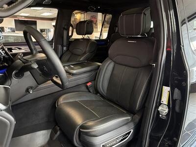 2024 Jeep Grand Wagoneer L Obsidian   - Photo 10 - Hamilton, OH 45015