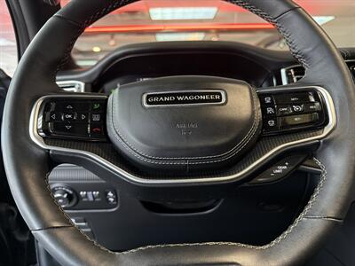 2024 Jeep Grand Wagoneer L Obsidian   - Photo 14 - Hamilton, OH 45015