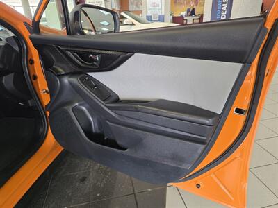 2018 Subaru Crosstrek 2.0i Premium 4DR WAGON AWD   - Photo 11 - Hamilton, OH 45015