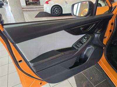 2018 Subaru Crosstrek 2.0i Premium 4DR WAGON AWD   - Photo 6 - Hamilton, OH 45015