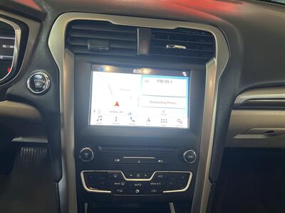2018 Ford Fusion SE 4DR SEDAN AWD   - Photo 17 - Hamilton, OH 45015