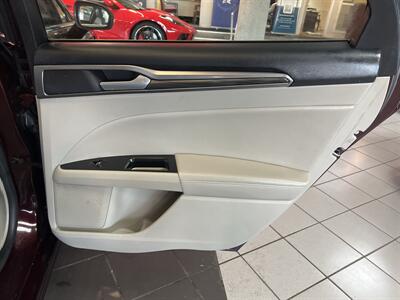 2018 Ford Fusion SE 4DR SEDAN AWD   - Photo 25 - Hamilton, OH 45015