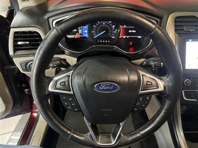 2018 Ford Fusion SE 4DR SEDAN AWD   - Photo 14 - Hamilton, OH 45015