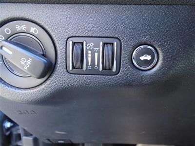 2016 Dodge Charger SXT - Photo 11 - Newport News, VA 23605