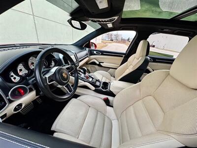 2016 Porsche Cayenne Turbo   - Photo 19 - Madison, WI 53716