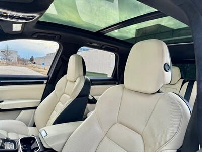 2016 Porsche Cayenne Turbo   - Photo 22 - Madison, WI 53716