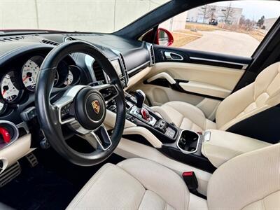 2016 Porsche Cayenne Turbo   - Photo 20 - Madison, WI 53716