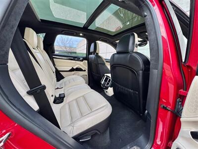 2016 Porsche Cayenne Turbo   - Photo 27 - Madison, WI 53716