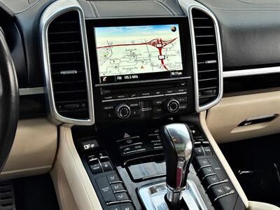 2016 Porsche Cayenne Turbo   - Photo 31 - Madison, WI 53716