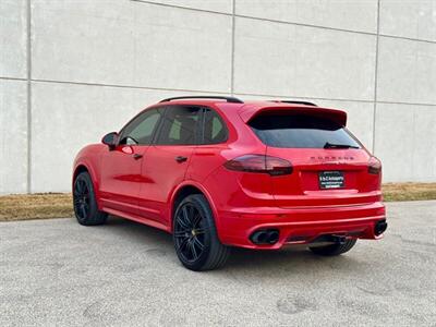 2016 Porsche Cayenne Turbo   - Photo 13 - Madison, WI 53716