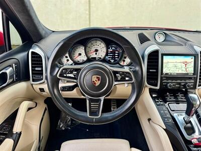 2016 Porsche Cayenne Turbo   - Photo 18 - Madison, WI 53716