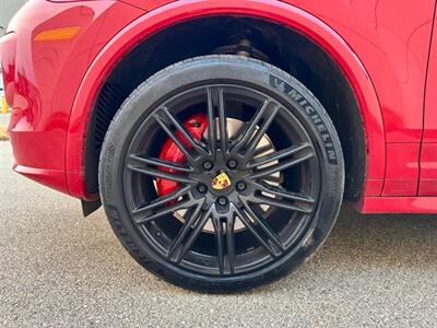 2016 Porsche Cayenne Turbo   - Photo 36 - Madison, WI 53716