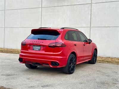 2016 Porsche Cayenne Turbo   - Photo 14 - Madison, WI 53716