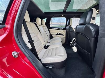 2016 Porsche Cayenne Turbo   - Photo 29 - Madison, WI 53716