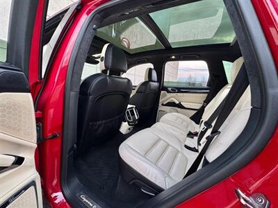 2016 Porsche Cayenne Turbo   - Photo 26 - Madison, WI 53716