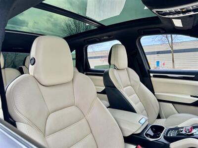 2016 Porsche Cayenne Turbo   - Photo 23 - Madison, WI 53716