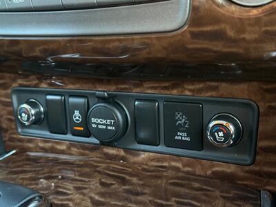 2017 Nissan Armada Platinum   - Photo 30 - Madison, WI 53716