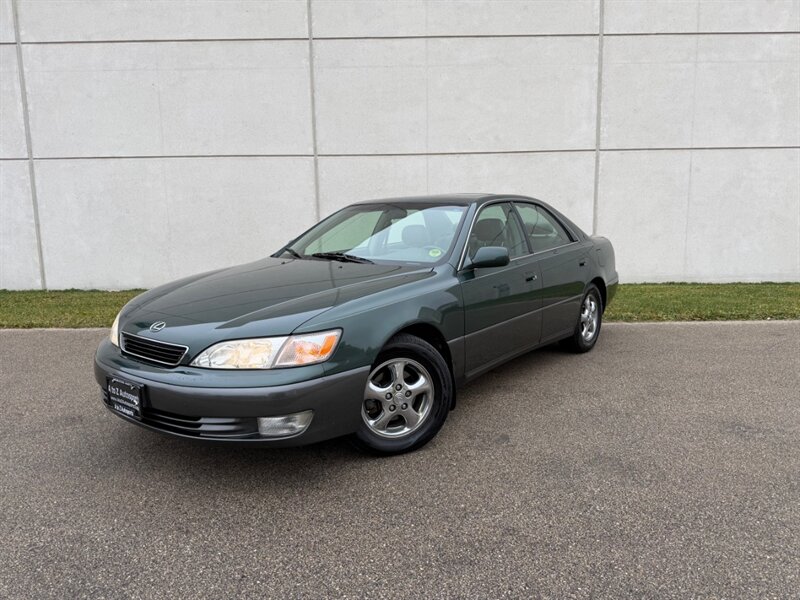1999 Lexus ES 300   - Photo 1 - Madison, WI 53716
