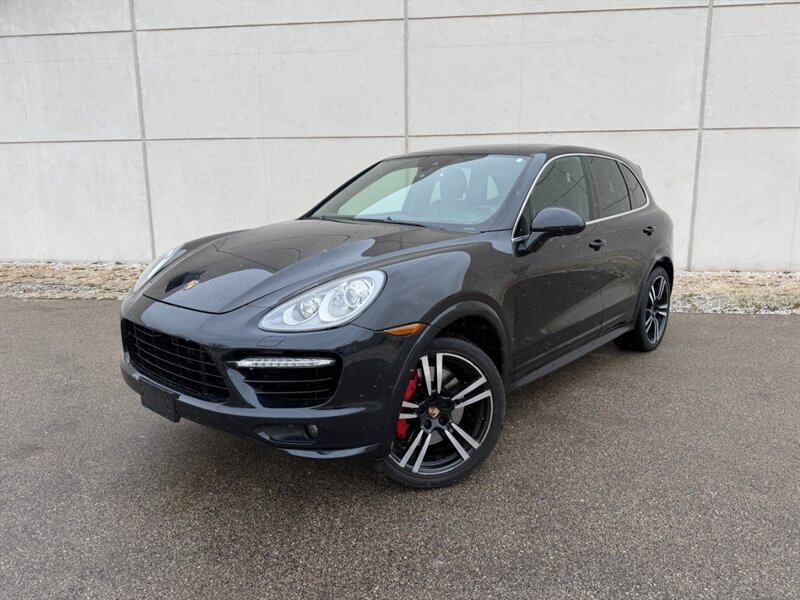 2014 Porsche Cayenne Turbo S   - Photo 1 - Madison, WI 53716