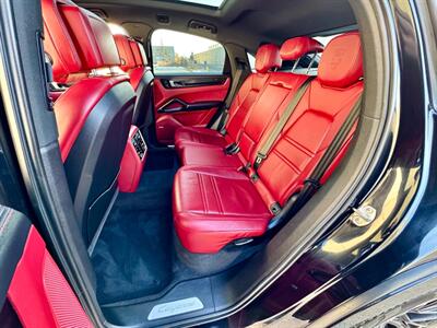 2020 Porsche Cayenne Coupe   - Photo 25 - Madison, WI 53716