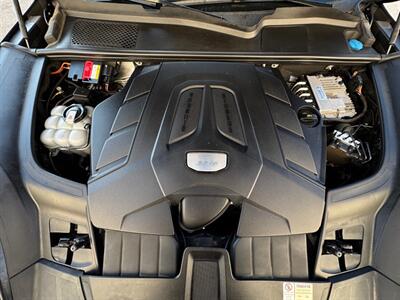 2020 Porsche Cayenne Coupe   - Photo 33 - Madison, WI 53716