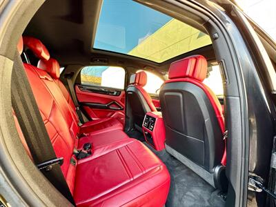 2020 Porsche Cayenne Coupe   - Photo 24 - Madison, WI 53716