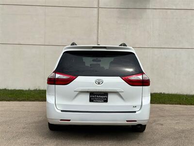 2016 Toyota Sienna LE 8-Passenger   - Photo 12 - Madison, WI 53716