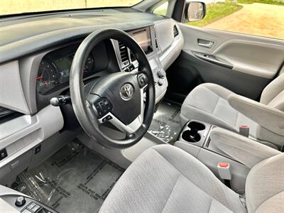 2016 Toyota Sienna LE 8-Passenger   - Photo 16 - Madison, WI 53716