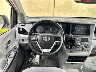 2016 Toyota Sienna LE 8-Passenger   - Photo 14 - Madison, WI 53716