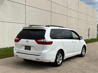 2016 Toyota Sienna LE 8-Passenger   - Photo 9 - Madison, WI 53716