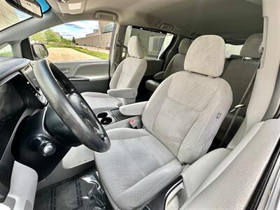 2016 Toyota Sienna LE 8-Passenger   - Photo 18 - Madison, WI 53716