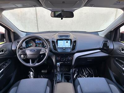 2017 Ford Escape SE   - Photo 13 - Madison, WI 53716