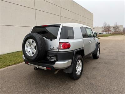2007 Toyota FJ Cruiser 4dr SUV   - Photo 2 - Madison, WI 53716