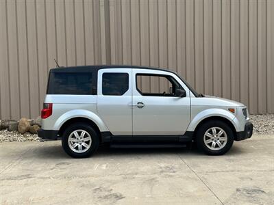 2007 Honda Element EX  Handicap Mobility - Photo 8 - Madison, WI 53716