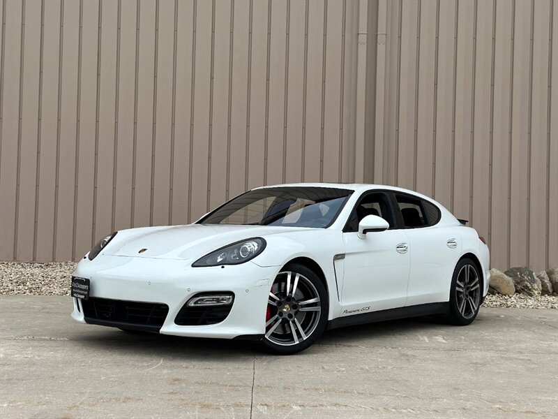 The 2013 Porsche Panamera GTS photos