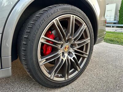 2016 Porsche Cayenne GTS   - Photo 32 - Madison, WI 53716