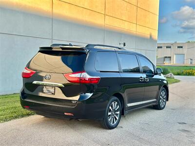 2019 Toyota Sienna Limited Premium 7-Passenger   - Photo 9 - Madison, WI 53716