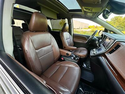 2019 Toyota Sienna Limited Premium 7-Passenger   - Photo 19 - Madison, WI 53716